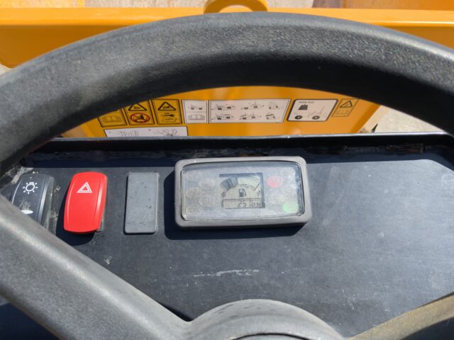 JCB 3T-2 Swivel Tip Dumper (ST23825)