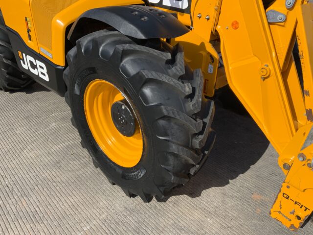 JCB 542-70 Agri Xtra Digger (ST23367)