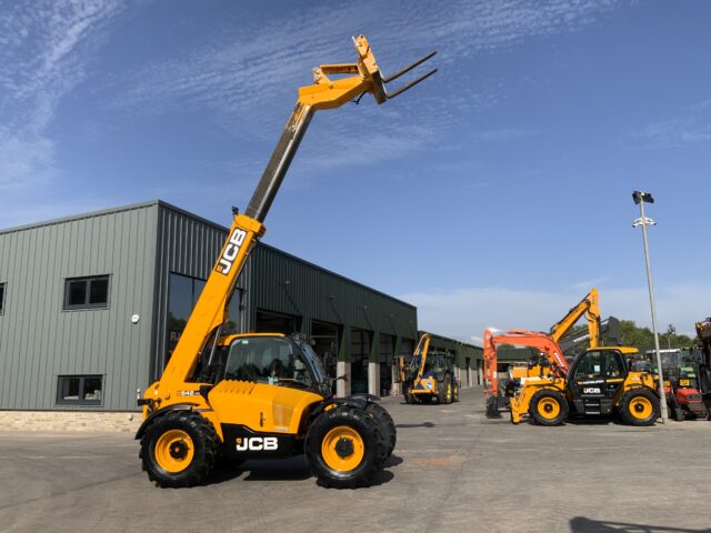 JCB 542-70 Agri Xtra Digger (ST23367)