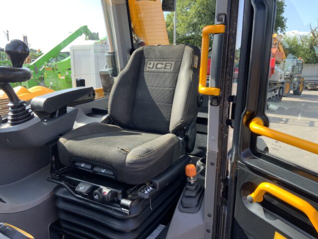 JCB 542-70 Agri Xtra Digger (ST23367)