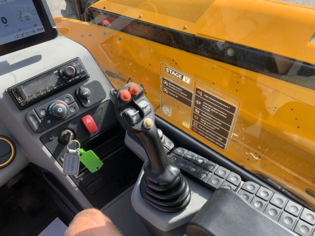 JCB 542-70 Agri Xtra Digger (ST23367)