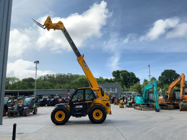 JCB 560-80 Agri Super Telehandler (ST23410)