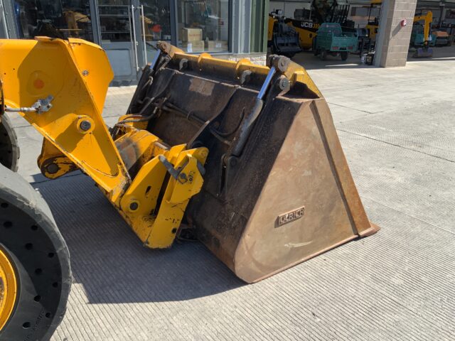 JCB 560-80 Industrial Telehandler (ST23086)