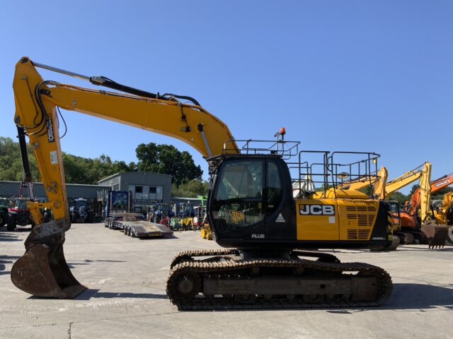 JCB JS220 LC+ Digger (ST23290)