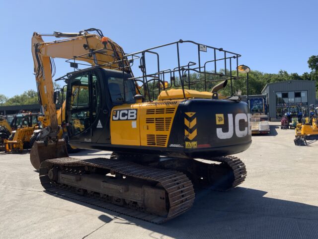 JCB JS220 LC+ Digger (ST23290)