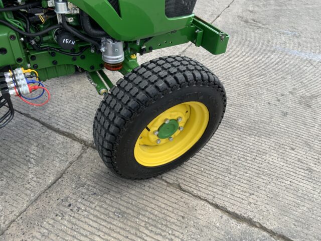 John Deere 3046R Compact Tractor (ST23525)