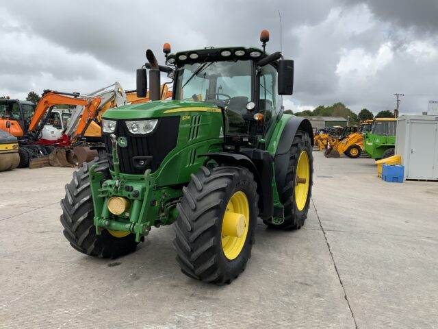 John Deere 6215R (ST23802)