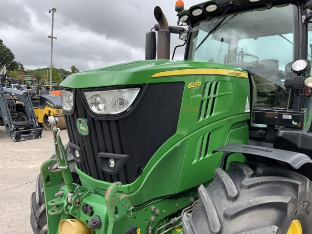 John Deere 6215R (ST23802)