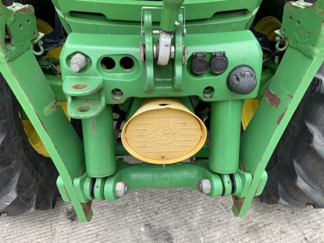 John Deere 6215R (ST23802)