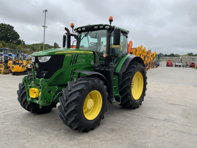 John Deere 6215R Ultimate Edition (ST23847)