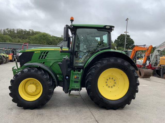 John Deere 6215R Ultimate Edition (ST23847)