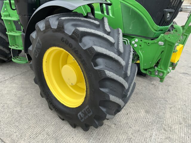 John Deere 6215R Ultimate Edition (ST23847)