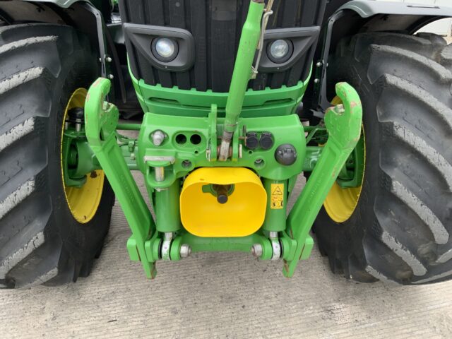 John Deere 6215R Ultimate Edition (ST23847)