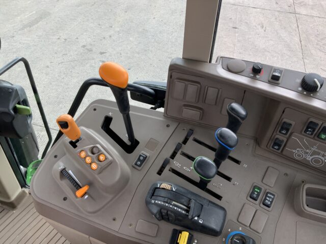 John Deere Tractor  6155M (ST23502)