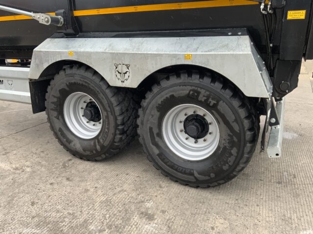 JPM Black 20 Tonne Half Pipe Dumper Trailer