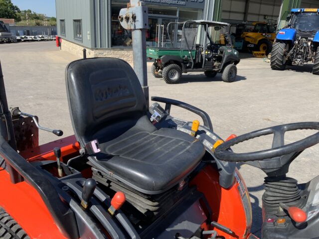 Kubota B3030 Compact Tractor (ST23748)
