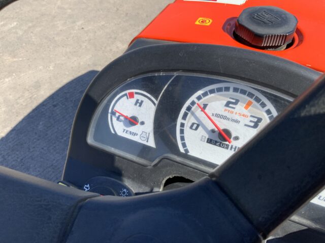 Kubota B3030 Compact Tractor (ST23748)