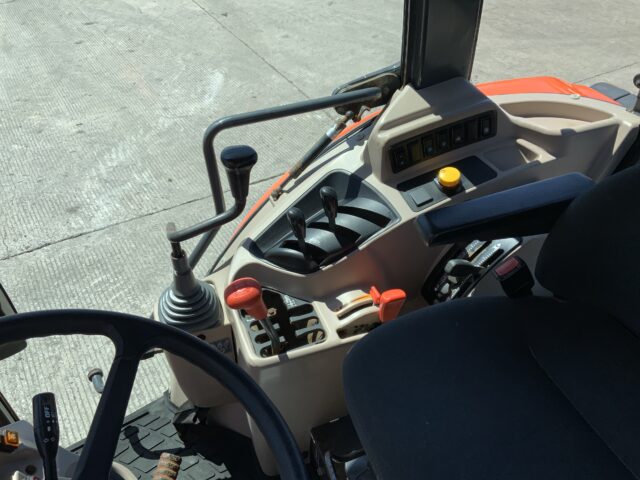 Kubota M7060 Tractor (ST23817)