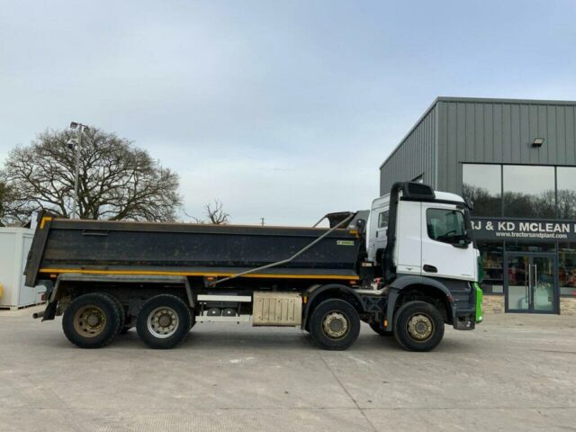 Mercedes 3240 Arocs 8x4 Tipper (ST22557)