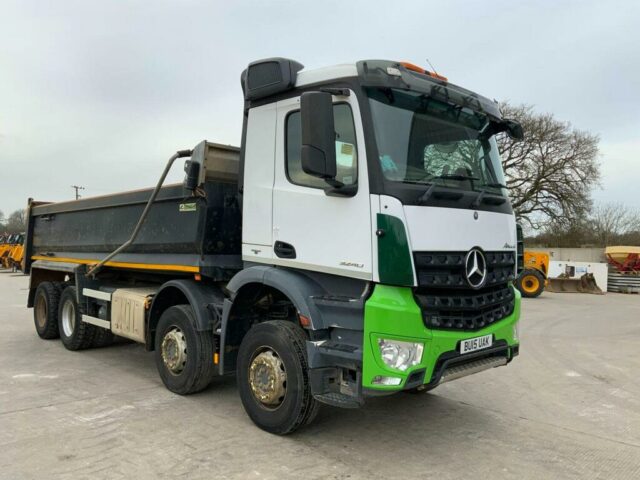 Mercedes 3240 Arocs 8x4 Tipper (ST22557)