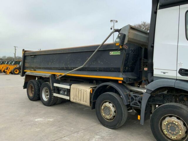 Mercedes 3240 Arocs 8x4 Tipper (ST22557)