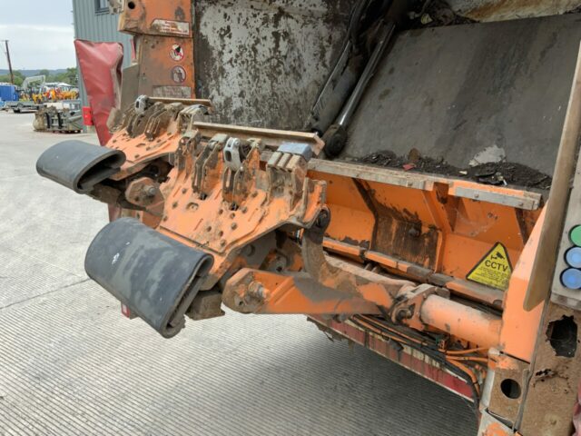Mercedes Econic 2630 Refuse Truck (ST22875)