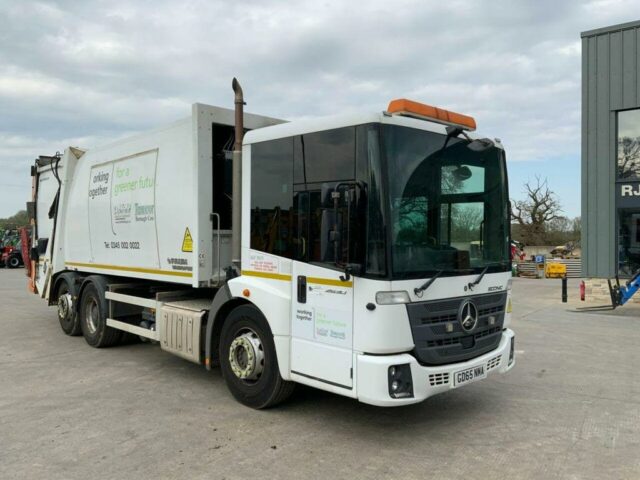 Mercedes Econic 2630 Refuse Truck (ST22884)