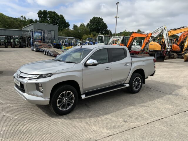 Mitsubishi L200 Barbarian Double Cab Pickup (ST23995)