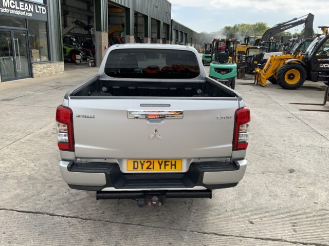 Mitsubishi L200 Barbarian Double Cab Pickup (ST23995)