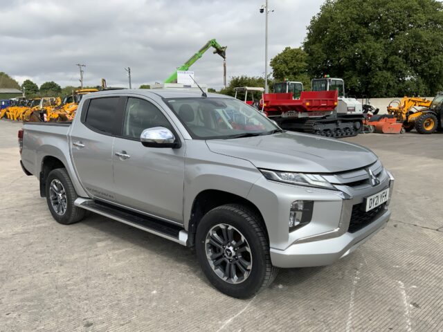 Mitsubishi L200 Barbarian Double Cab Pickup (ST23995)