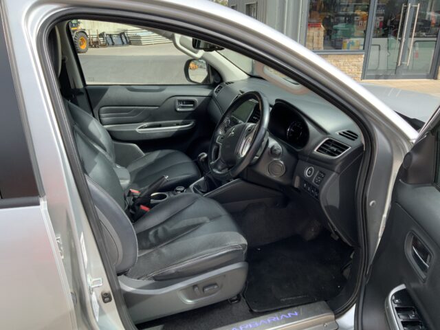 Mitsubishi L200 Barbarian Double Cab Pickup (ST23995)