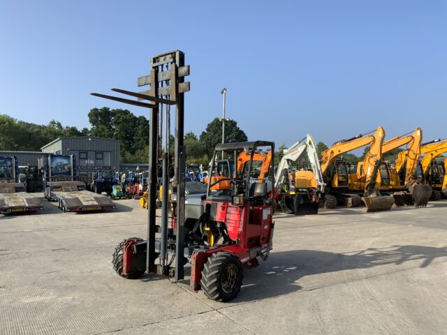 Moffett - K001 M8-25.3 Telehandler (ST24020)