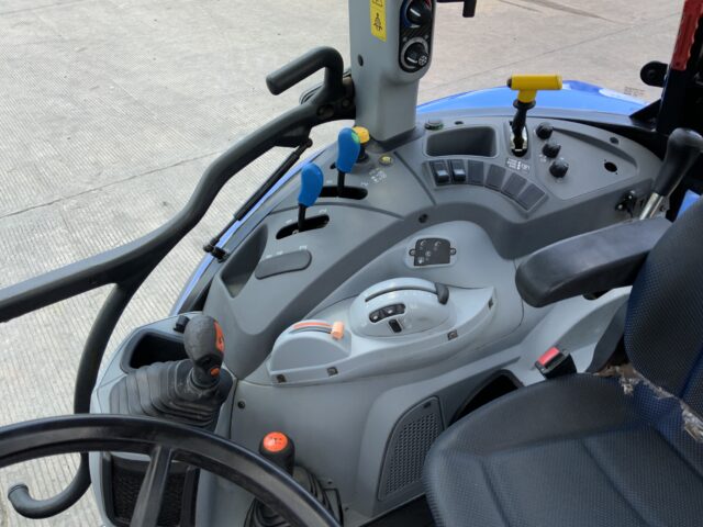 New Holland T5.95 Tractor (ST23758)