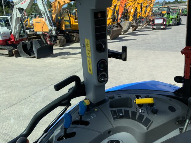 New Holland T5.95 Tractor (ST23761)