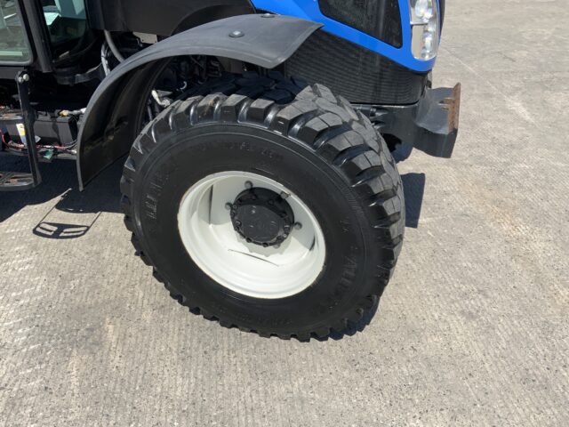 New Holland T5.95 Tractor (ST23762)