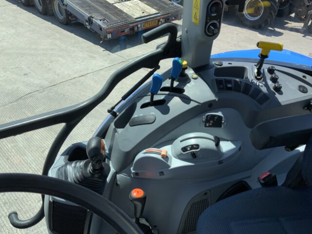 New Holland T5.95 Tractor (ST23762)