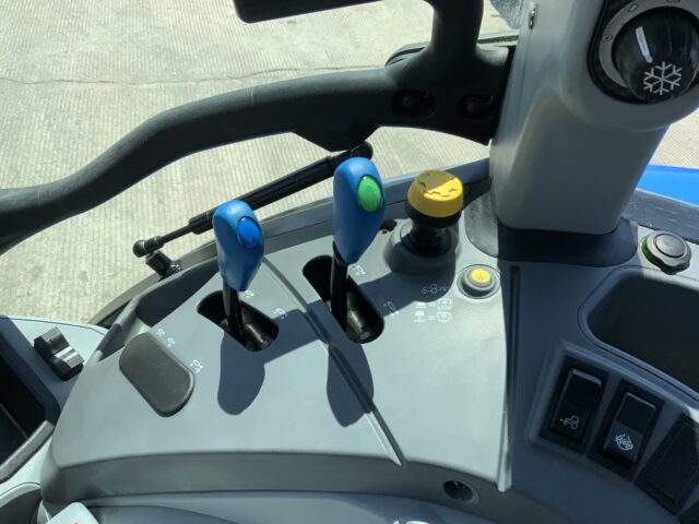 New Holland T5.95 Tractor (ST23762)