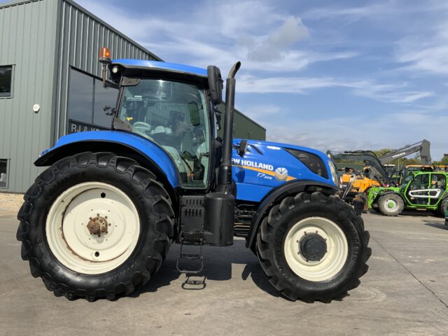New Holland T7.225 Auto Command (ST23808)