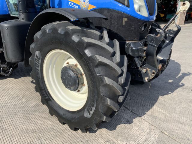 New Holland T7.225 Auto Command (ST23808)