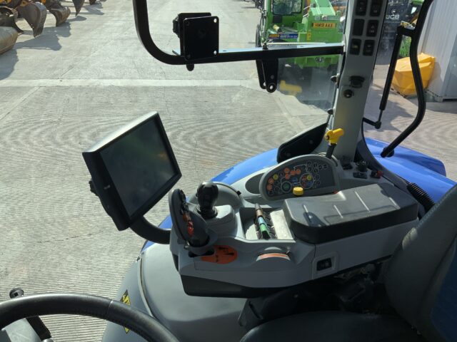 New Holland T7.225 Auto Command (ST23808)