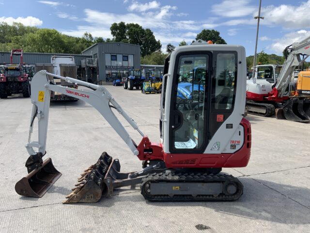 Takeuchi TB216 Digger (ST23359)