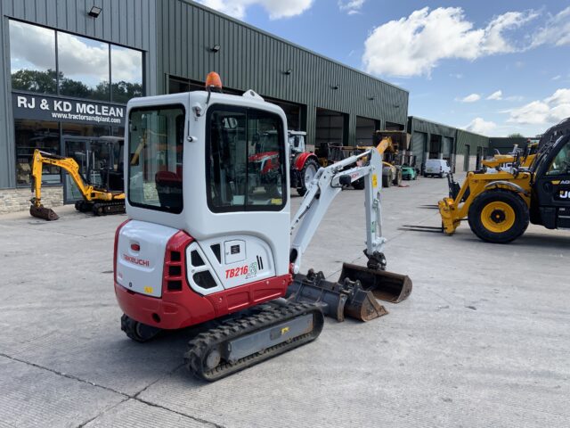 Takeuchi TB216 Digger (ST23359)