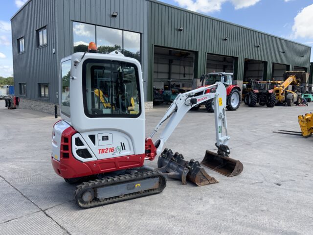 Takeuchi TB216 Digger (ST23359)