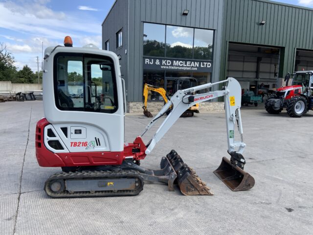 Takeuchi TB216 Digger (ST23359)