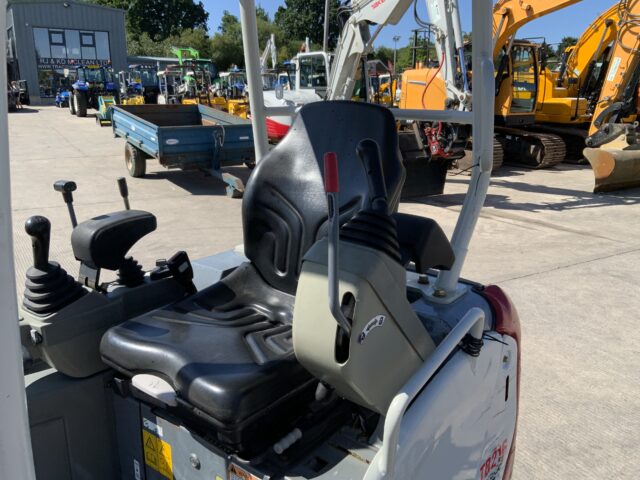 Takeuchi TB216 Digger (ST23859)