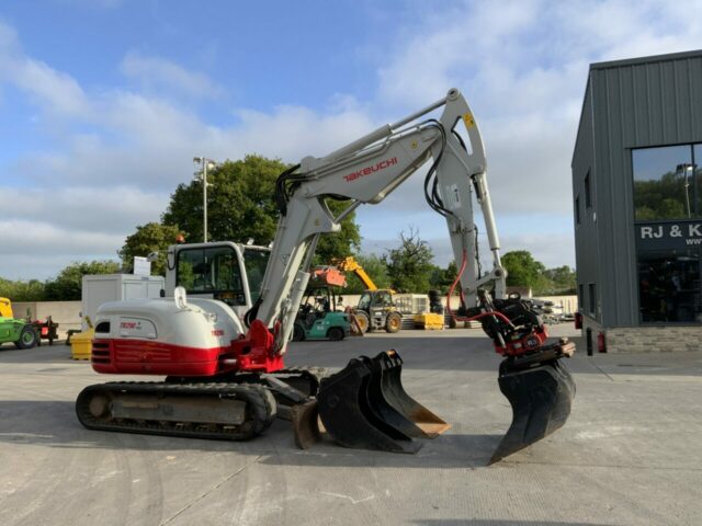 Takeuchi TB290 Digger With Rototilt (ST22482)