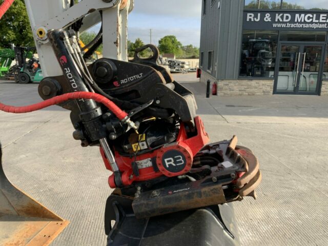 Takeuchi TB290 Digger With Rototilt (ST22482)