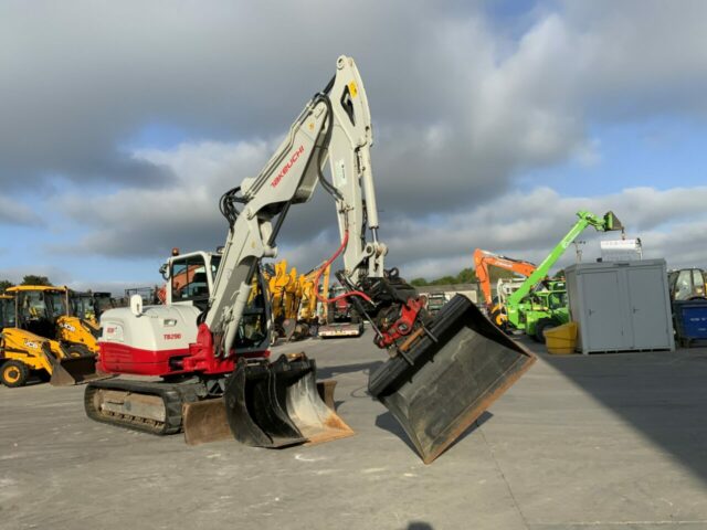 Takeuchi TB290 Digger With Rototilt (ST22482)