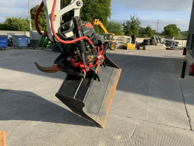 Takeuchi TB290 Digger With Rototilt (ST22482)