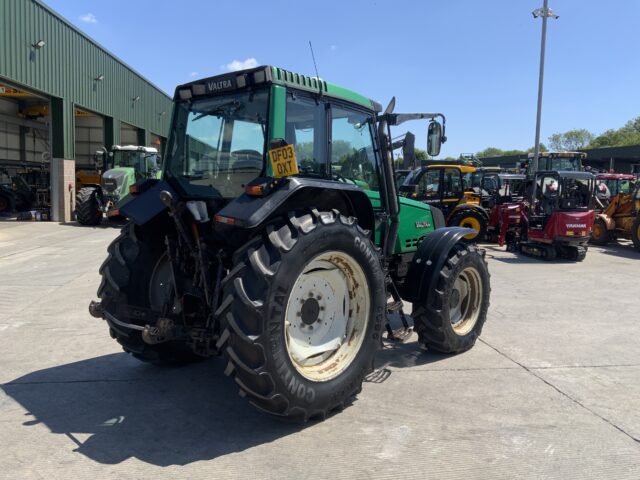 Valtra 6750 Tractor (ST23720)